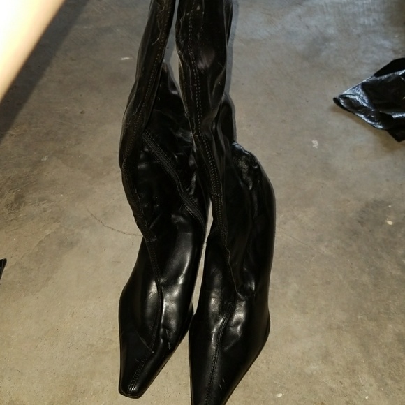 Shoes - Picture 1 of 7